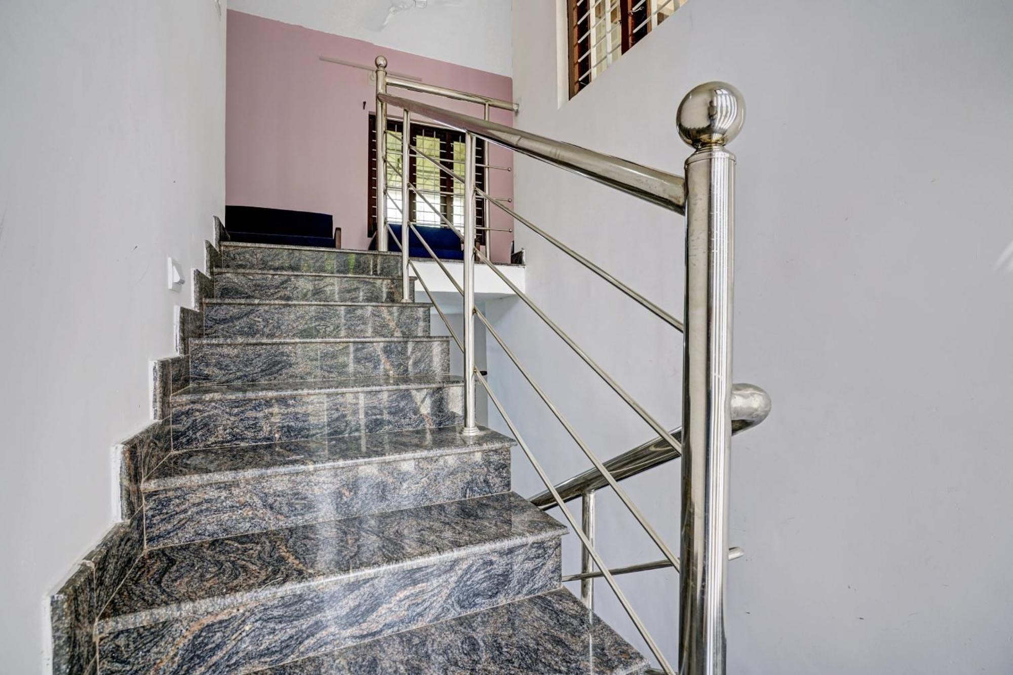 Spot On Shalom Palace Residency Neriyamangalam Exterior photo